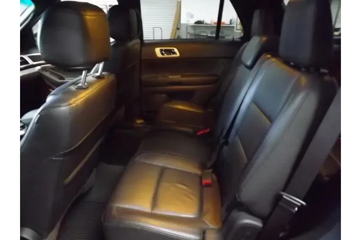 $10985 : Ford Explorer 2015 AWD XLT 4 image 10