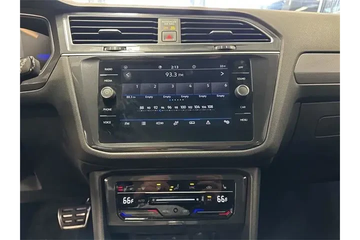 $29500 : Volkswagen Tiguan 2024 SE R- image 3