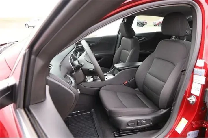 $20950 : Chevrolet Malibu 2024 LT 4dr image 8