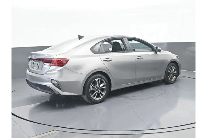 $14498 : Kia Forte 2023 LX 4dr Sedan image 6