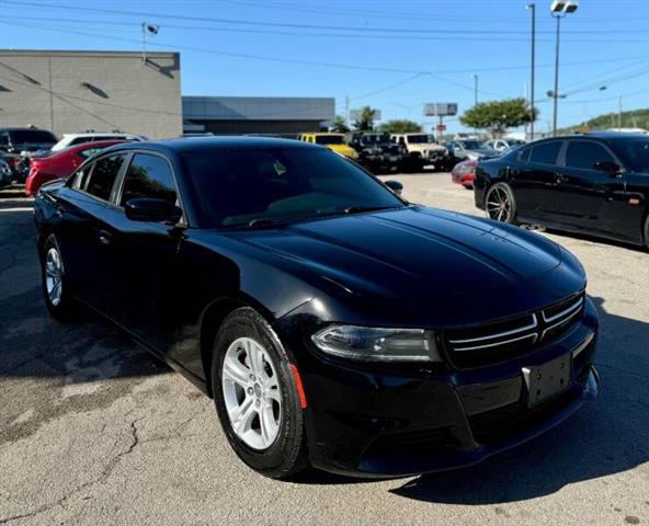 $9500 : 2017 Charger SE image 10