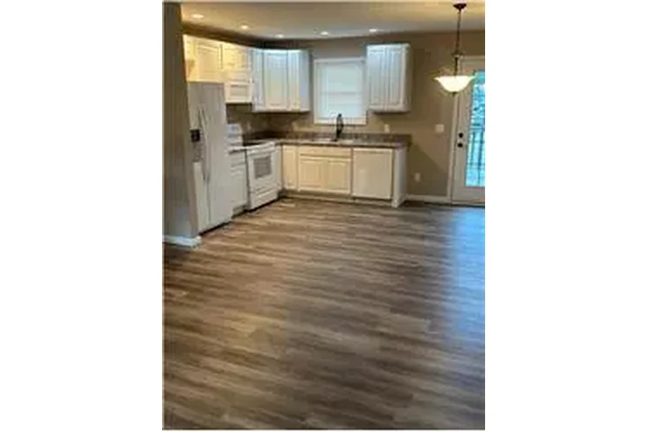 $1695 : Rental property with 3 bedro image 6