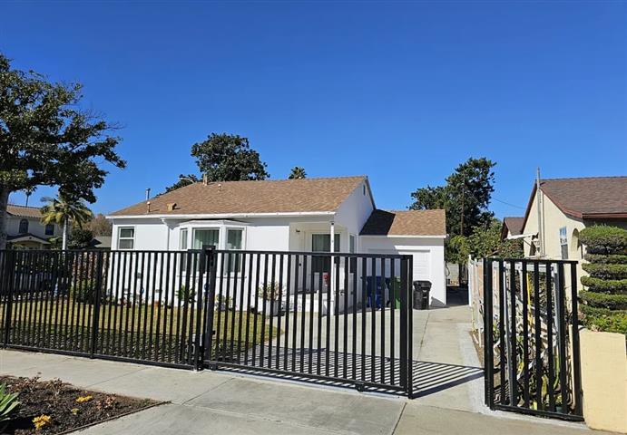 $2375 : Beautiful 3bedroom house In LA image 1