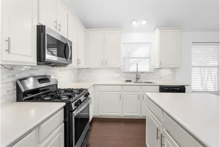 $2250 : Hermosa Casa en Spring TX image 3