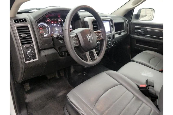 $28998 : Ram 1500 Classic 2023 4x4 Tr image 9
