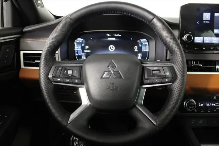 $24987 : Mitsubishi Outlander 2022 SE image 9