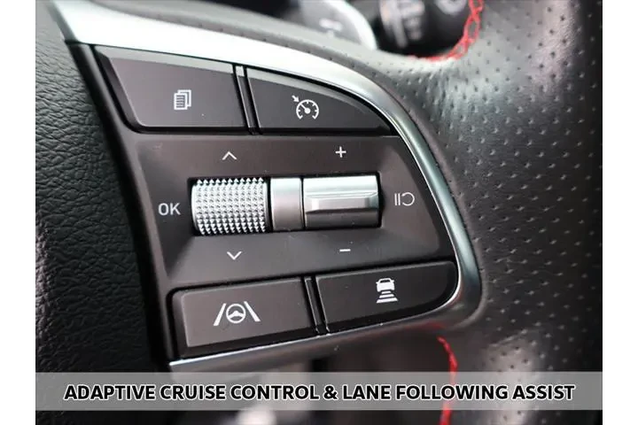 $26290 : Genesis G70 2023 2.0T 4dr Se image 5