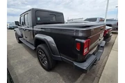 $28515 : Jeep Gladiator 2022 4x4 Over thumbnail