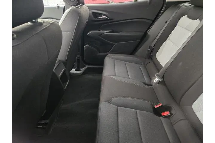 $20991 : Chevrolet Trax 2024 LS 4dr C image 5