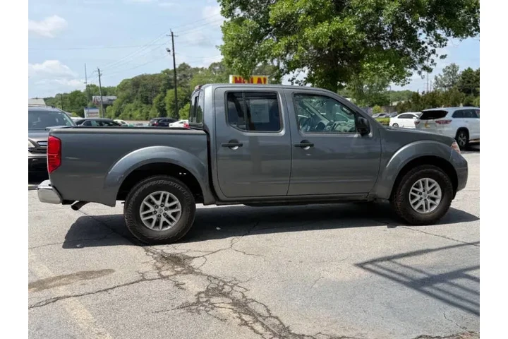 2016 Frontier SV image 8