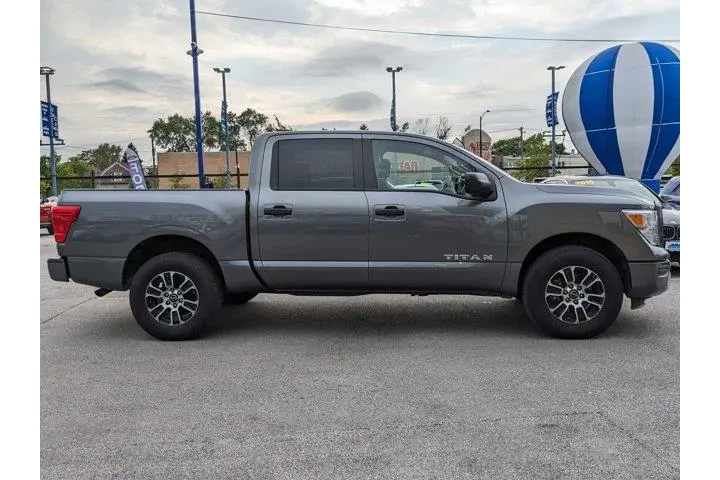 $32998 : Nissan Titan 2023 4x4 S 4dr image 3