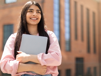 Estudiante latina de college