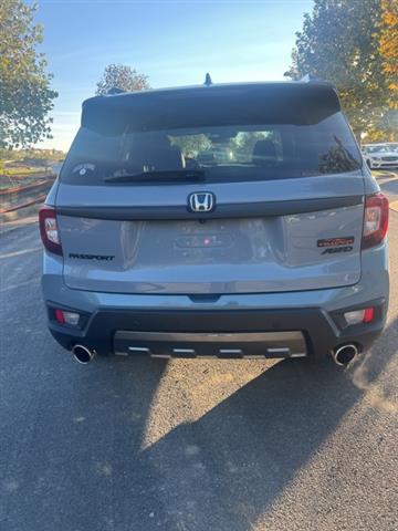 $32495 : PRE-OWNED 2022 HONDA PASSPORT image 8