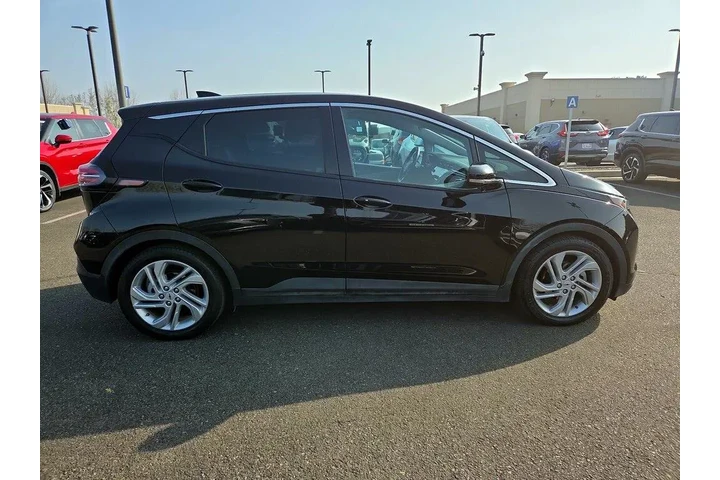 $17998 : Chevrolet Bolt EV 2023 1LT 4 image 4