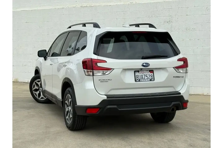 $18589 : Subaru Forester 2021 AWD Pre image 5