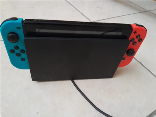 $4500 : Consola Nintendo switch usada image 1