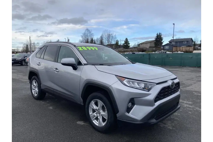 $28999 : 2020 RAV4 XLE image 4