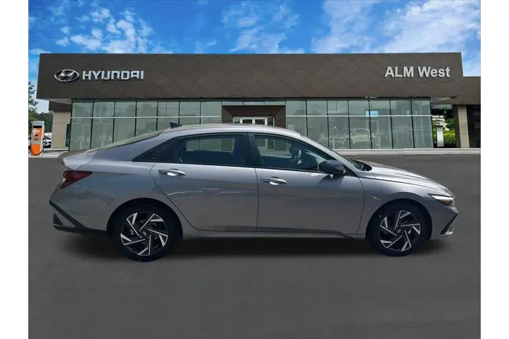 $20720 : Hyundai ELANTRA 2025 SEL Spo image 4