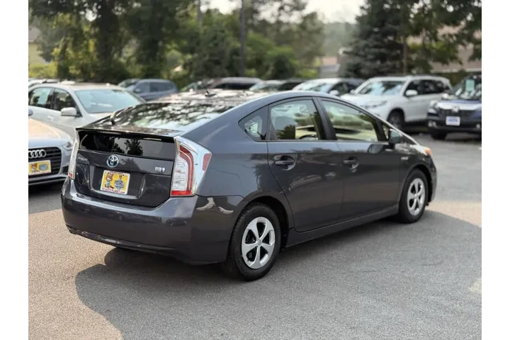 $12500 : 2012 Prius Four image 7