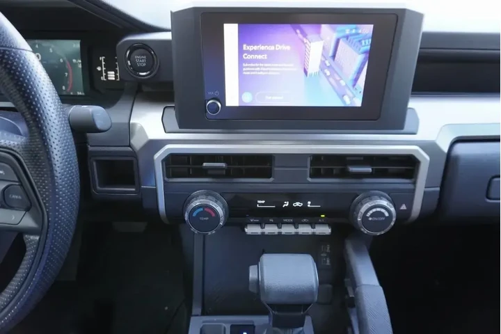 $35988 : Toyota Tacoma 2024 4x2 SR5 4 image 7