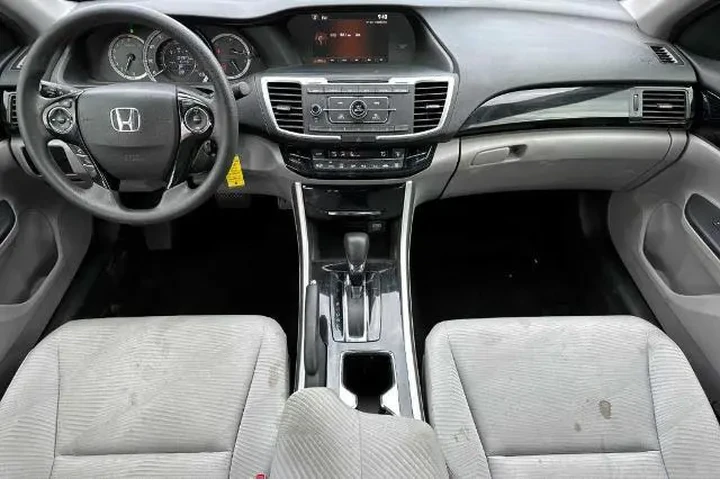 $15387 : Honda Accord 2016 LX 4dr Sed image 5