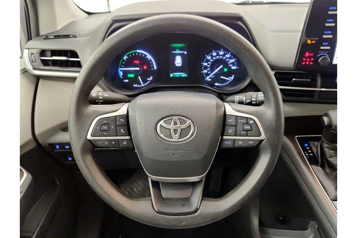 $31998 : Toyota Sienna 2021 LE 8-Pass image 10