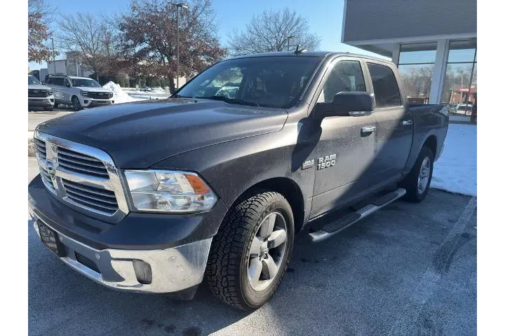 $14477 : Ram 1500 2016 4x4 SLT 4dr Cr image 2