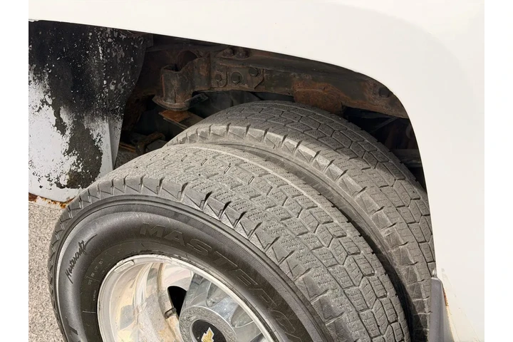 $31988 : 2017 Silverado 3500HD image 9