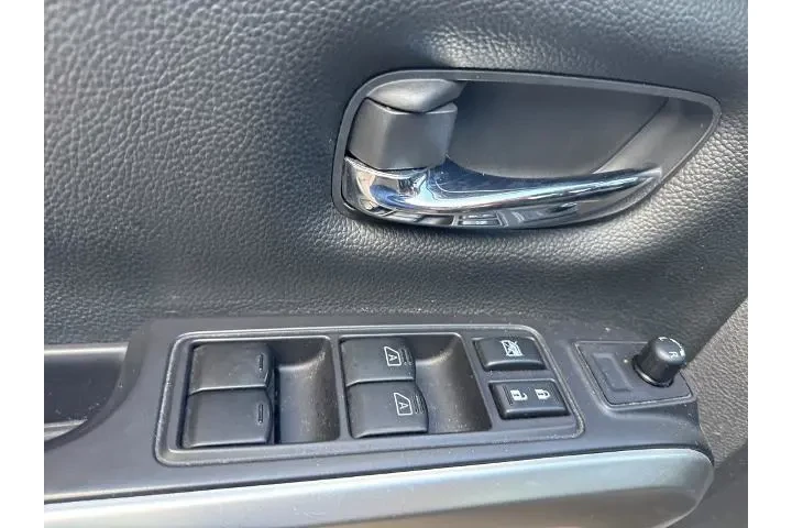 Nissan Titan 2021 4x2 SV 4dr image 5