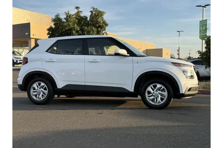 $19018 : Hyundai VENUE 2025 SE 4dr Cr image 4