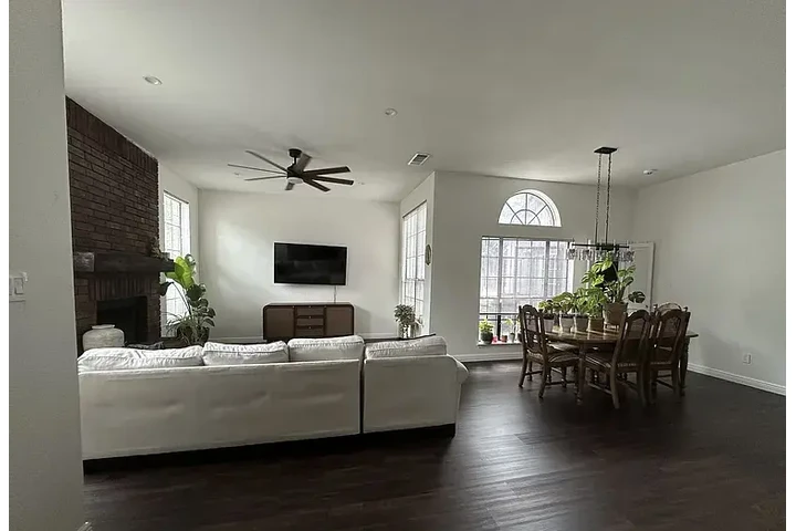 $1800 : HOUSE FOR RENT IN DALLAS TX image 7