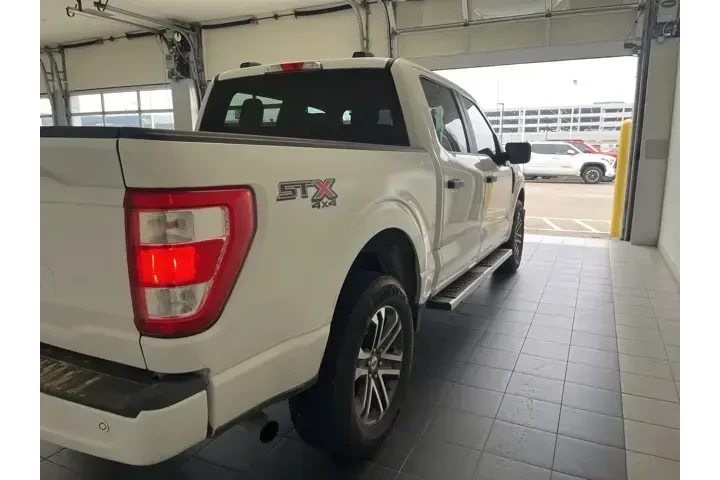 $23768 : Ford F-150 2021 4x4 XL 4dr S image 9