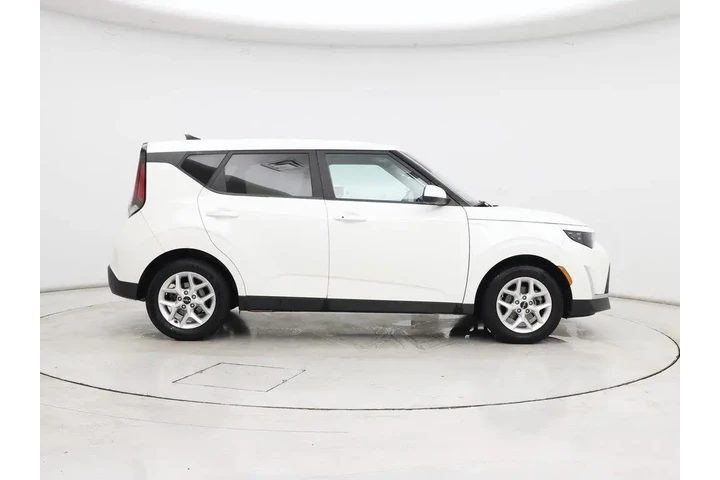 $16998 : Kia Soul 2023 S 4dr Crossove image 7