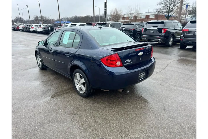 2010 Cobalt 4dr Sdn LT w/1LT image 4