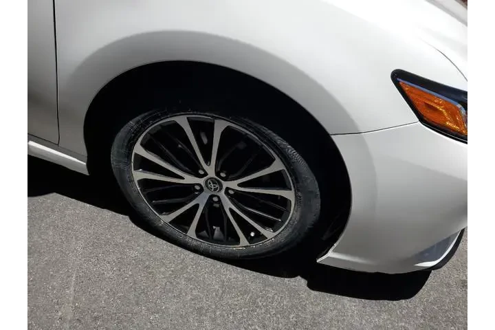 $18974 : Toyota Camry 2019 SE 4dr Sed image 5