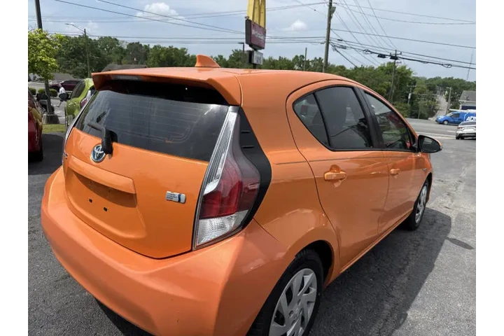 $11995 : 2015 Prius c Three image 7