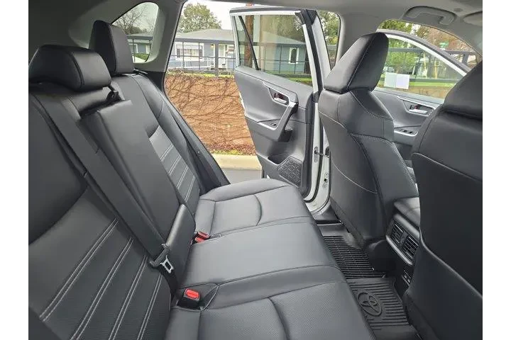 $35995 : Toyota RAV4 Hybrid 2024 AWD image 10