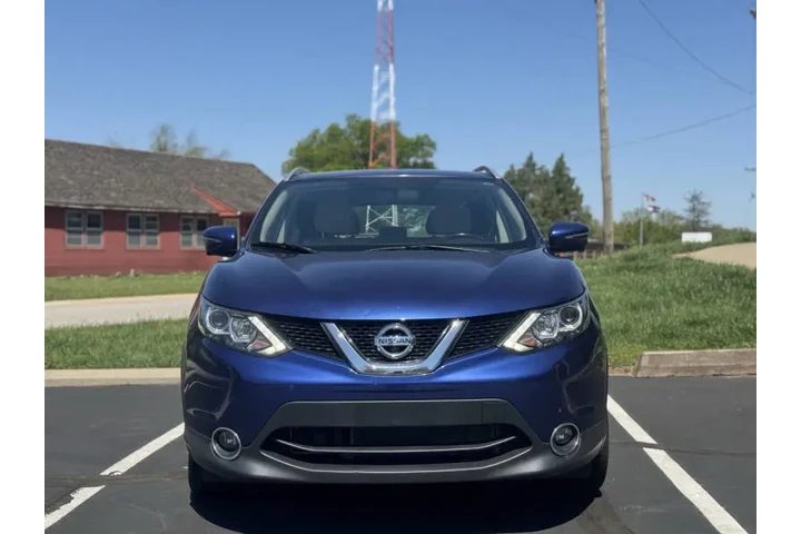 $7999 : 2017 Rogue Sport SV image 3