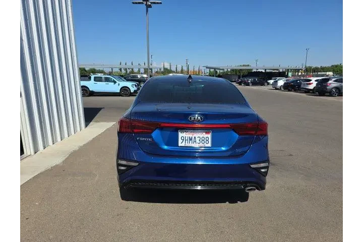 $13500 : Kia Forte 2021 FE 4dr Sedan image 5