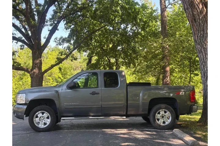 $5999 : 2011 Silverado 1500 LT image 4