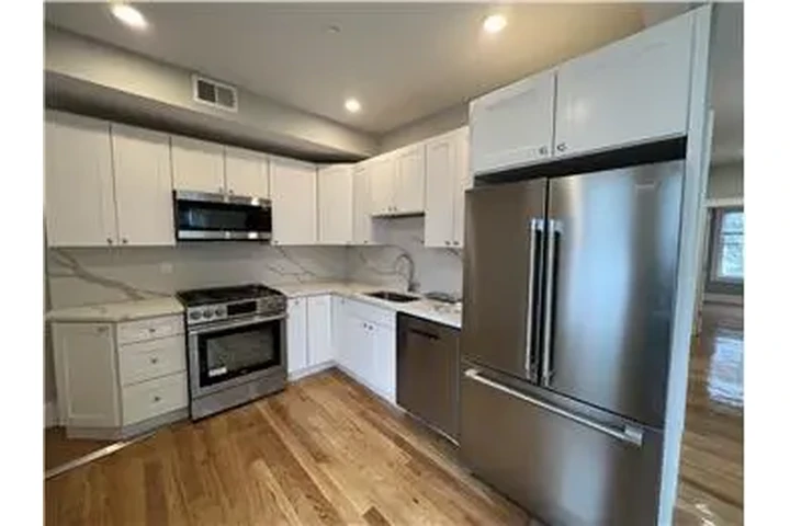 $3950 : Rental property with 2 bedro image 5