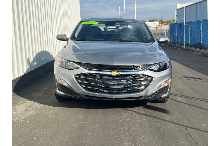 $18794 : Chevrolet Malibu 2024 LT 4dr image 2