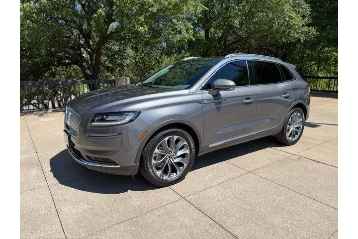 $28980 : Lincoln Nautilus 2022 Reserv image 1