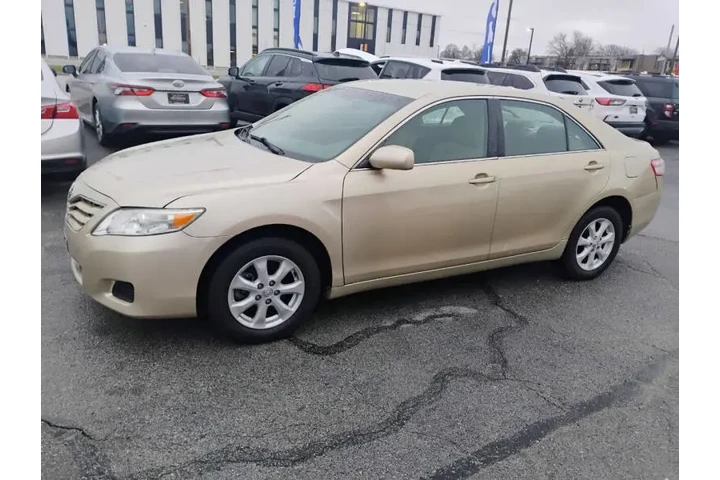 $8750 : 2011 Camry LE image 10