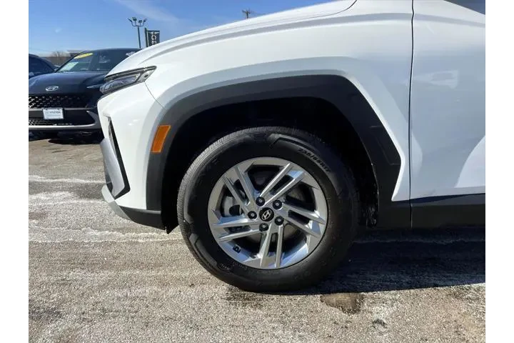 $30500 : Hyundai TUCSON 2025 AWD SE 4 image 6