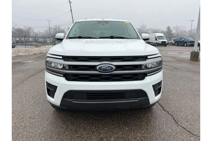 $39995 : Ford Expedition MAX 2024 4x4 image 3