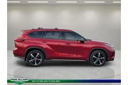 $36000 : Toyota Highlander 2022 XSE 4 thumbnail