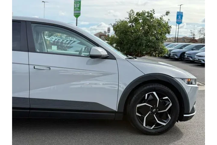 $25888 : Hyundai IONIQ 5 2024 SEL 4dr image 8