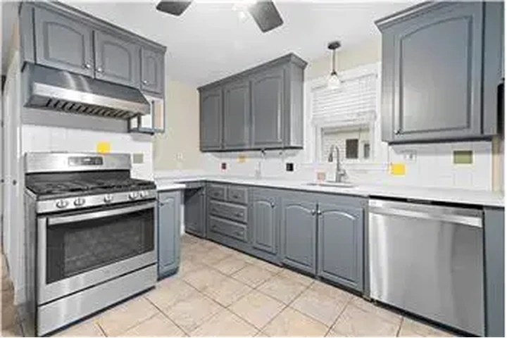 $1350 : Rental property with 2 bedro image 8