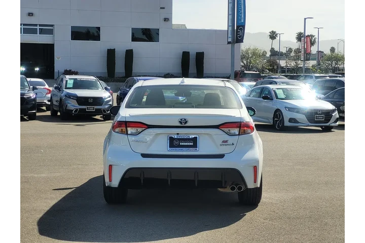 $27868 : Toyota Corolla Hybrid 2024 S image 6
